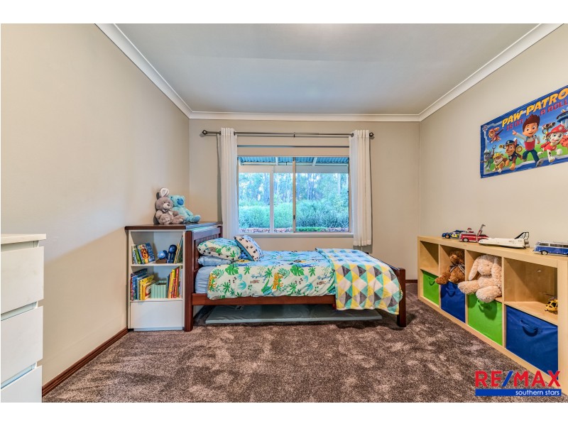 240 Kalang Place, Mundaring WA 6073