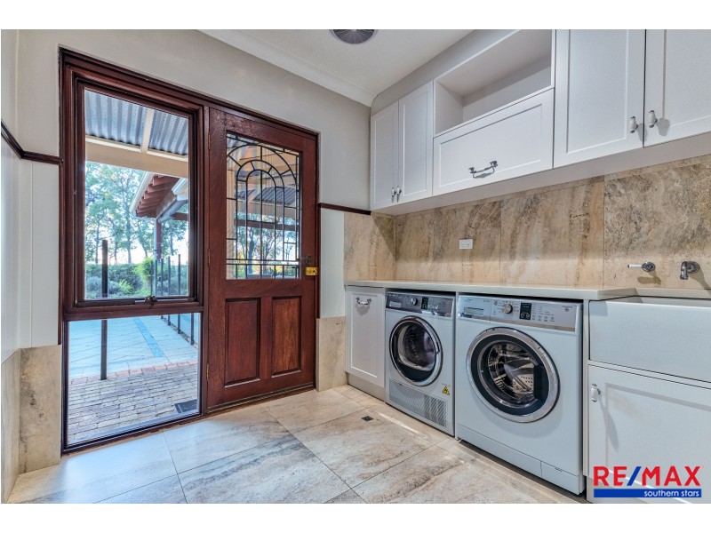 240 Kalang Place, Mundaring WA 6073