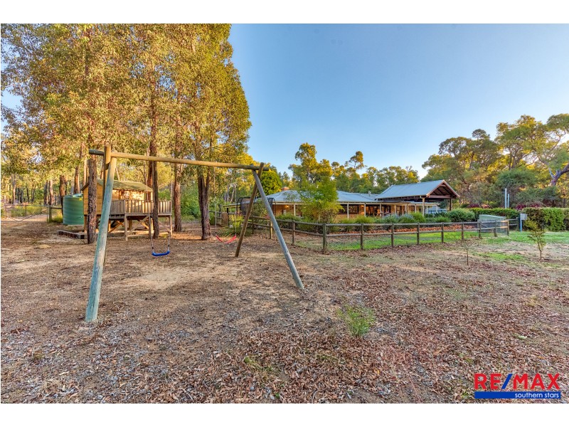 240 Kalang Place, Mundaring WA 6073