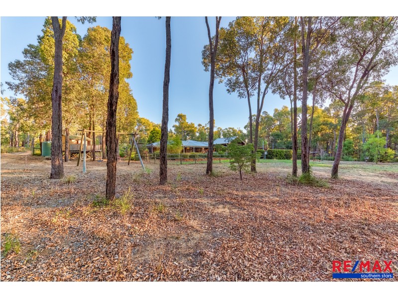 240 Kalang Place, Mundaring WA 6073
