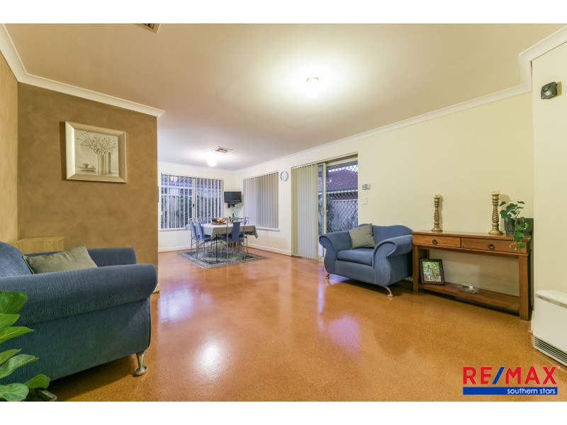 4/17 Civic Gardens, Cannington WA 6107