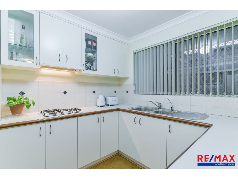 4/17 Civic Gardens, Cannington WA 6107