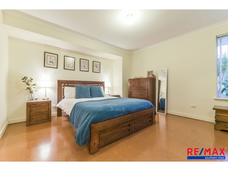 4/17 Civic Gardens, Cannington WA 6107