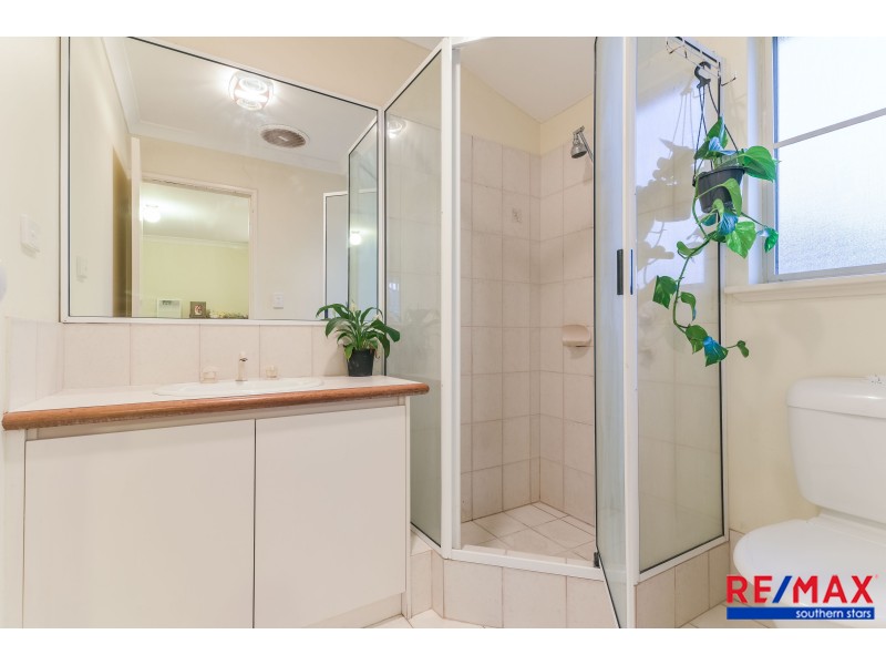 4/17 Civic Gardens, Cannington WA 6107