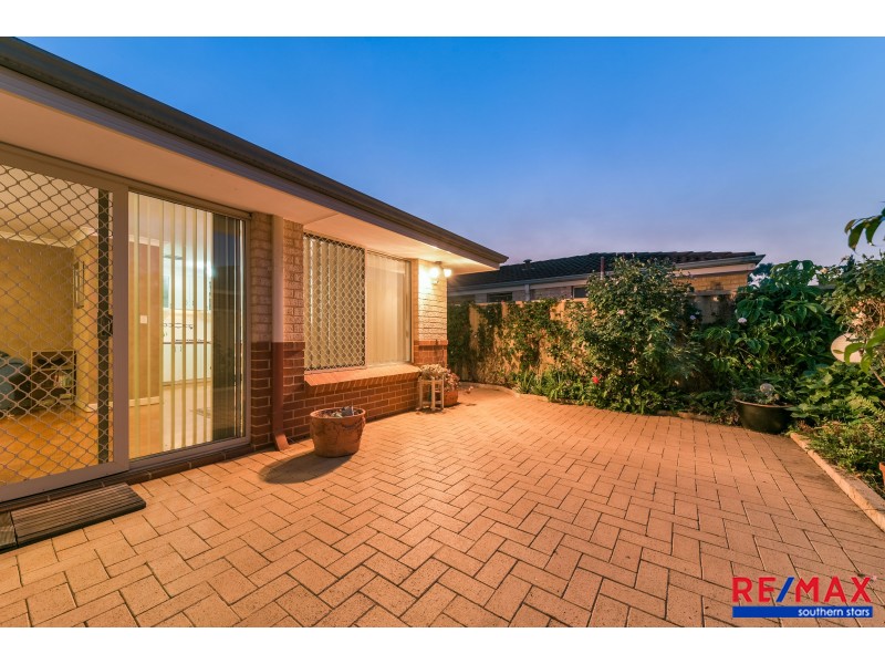 4/17 Civic Gardens, Cannington WA 6107