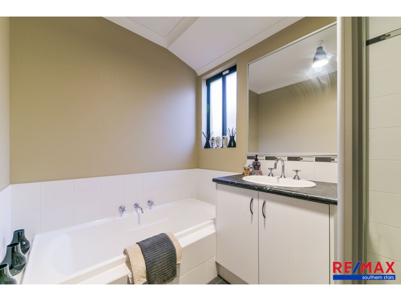 54 Kalari Drive, Wattle Grove WA 6107