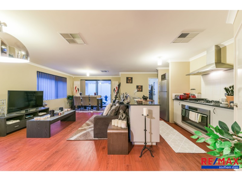 54 Kalari Drive, Wattle Grove WA 6107