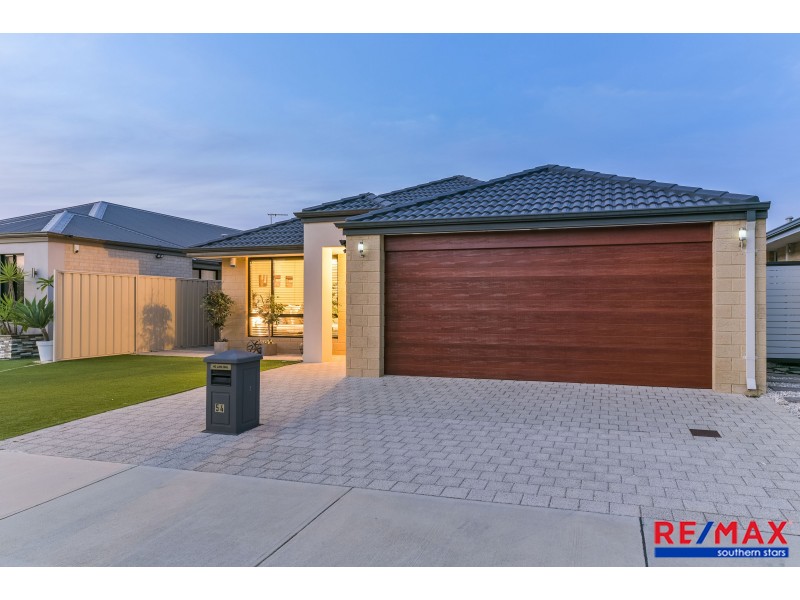 54 Kalari Drive, Wattle Grove WA 6107