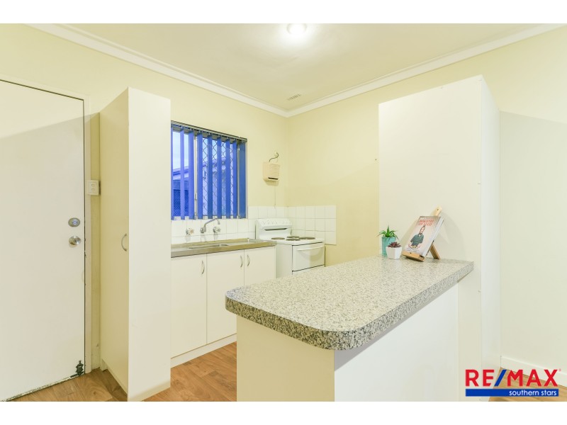 8/307 Wharf Street, Queens Park WA 6107