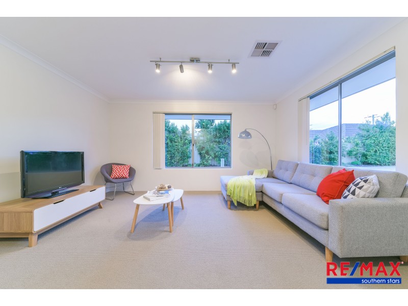 2/337 Wharf Street, Queens Park WA 6107