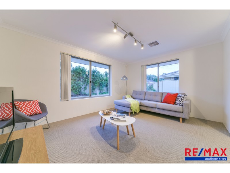 2/337 Wharf Street, Queens Park WA 6107