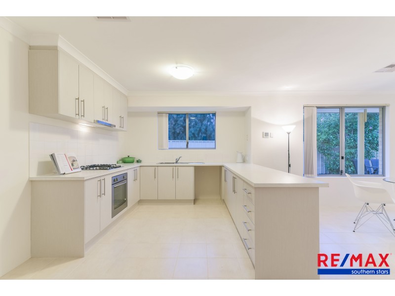 2/337 Wharf Street, Queens Park WA 6107