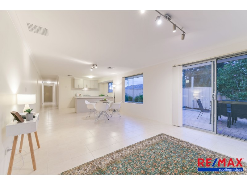 2/337 Wharf Street, Queens Park WA 6107