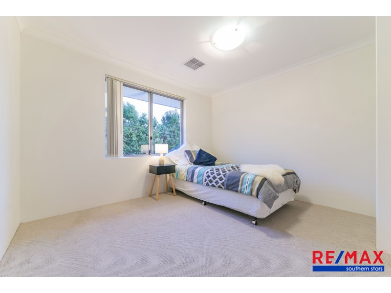 2/337 Wharf Street, Queens Park WA 6107