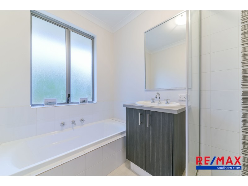 2/337 Wharf Street, Queens Park WA 6107