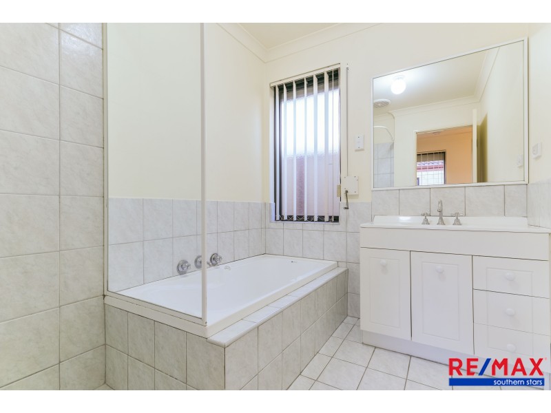 8/161 Sevenoaks Street, Cannington WA 6107