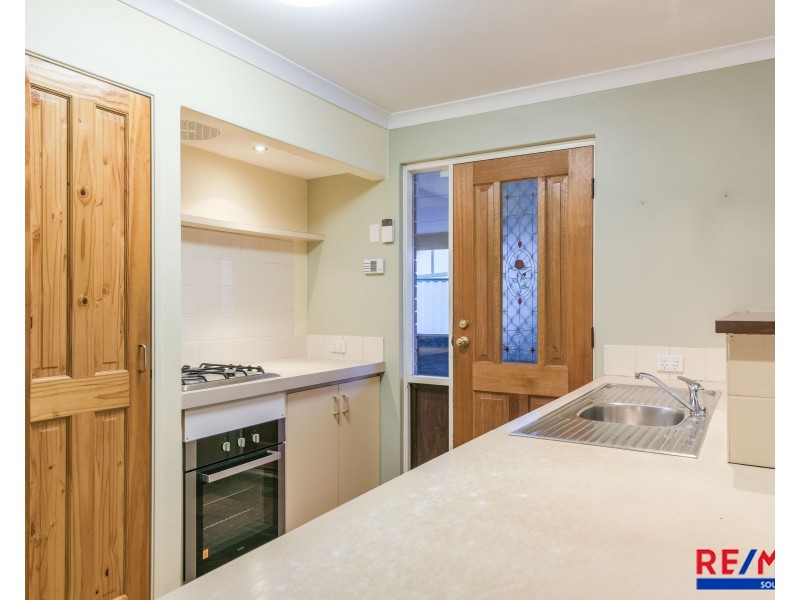 5 Skytown Place, Queens Park WA 6107