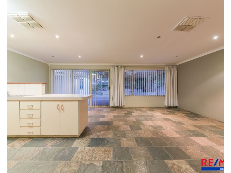 5 Skytown Place, Queens Park WA 6107