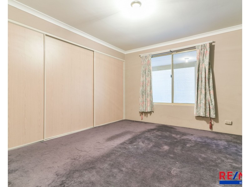 5 Skytown Place, Queens Park WA 6107