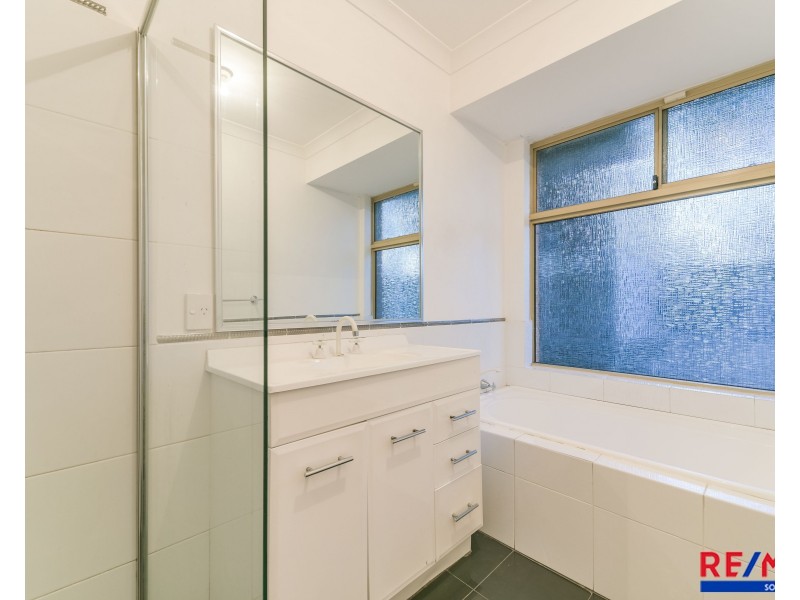 5 Skytown Place, Queens Park WA 6107