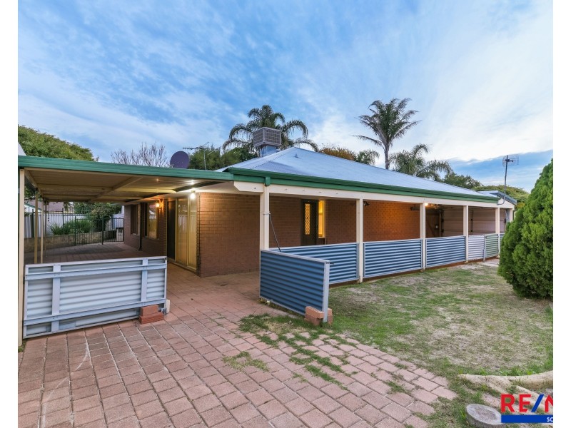 5 Skytown Place, Queens Park WA 6107