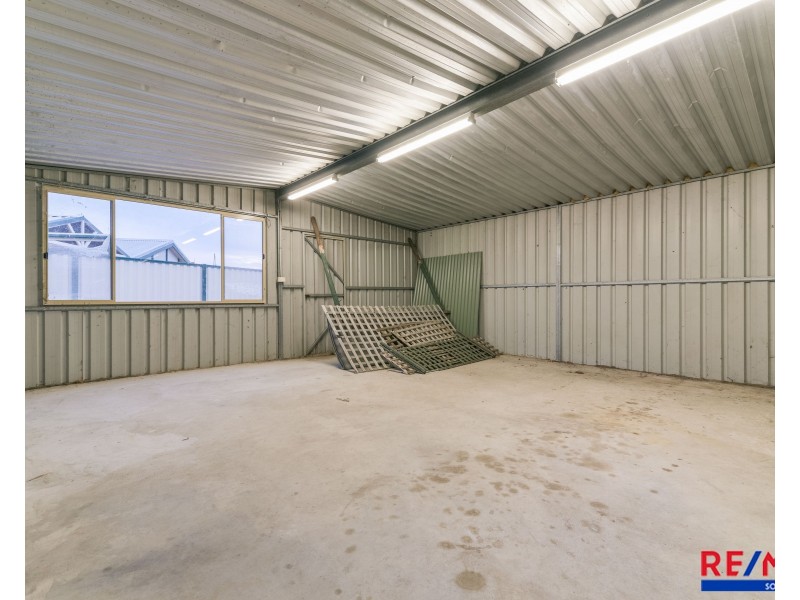 5 Skytown Place, Queens Park WA 6107