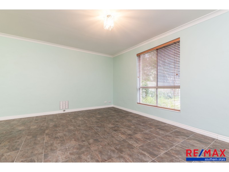 10 Junee Place, Armadale WA 6112