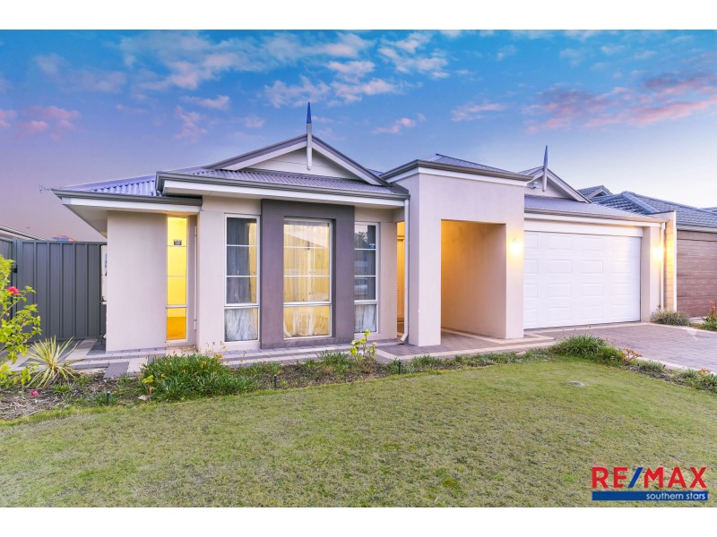 21 Caporn Turn, Queens Park WA 6107