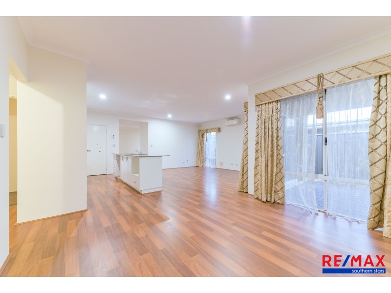 21 Caporn Turn, Queens Park WA 6107