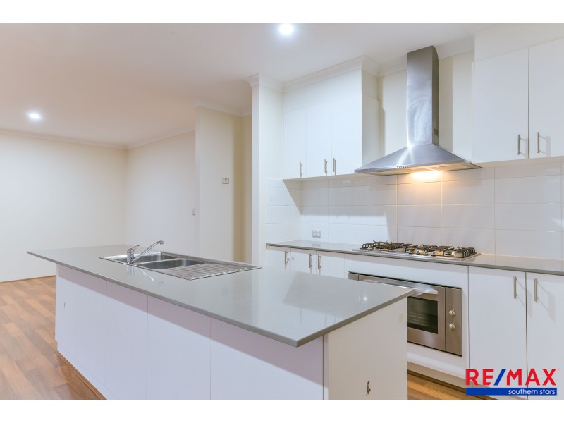 21 Caporn Turn, Queens Park WA 6107