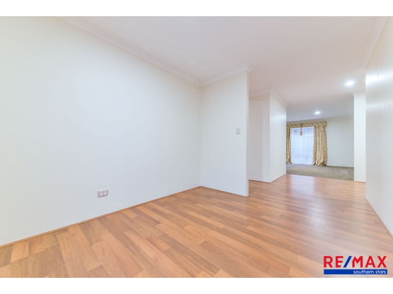 21 Caporn Turn, Queens Park WA 6107