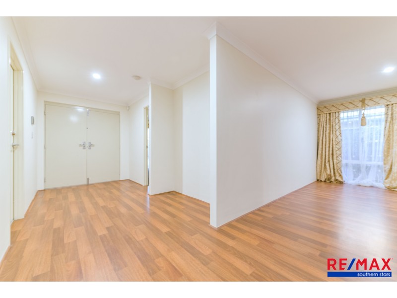 21 Caporn Turn, Queens Park WA 6107