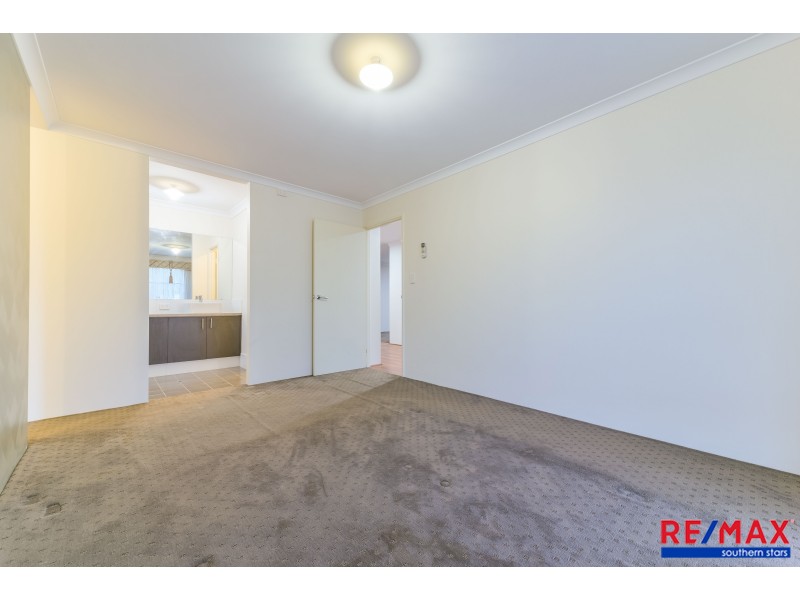 21 Caporn Turn, Queens Park WA 6107
