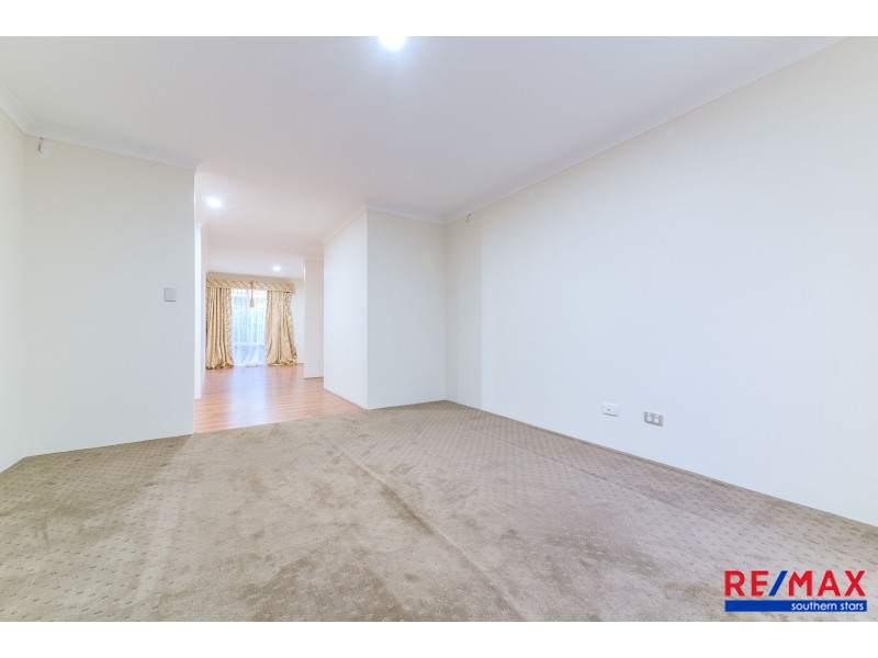 21 Caporn Turn, Queens Park WA 6107