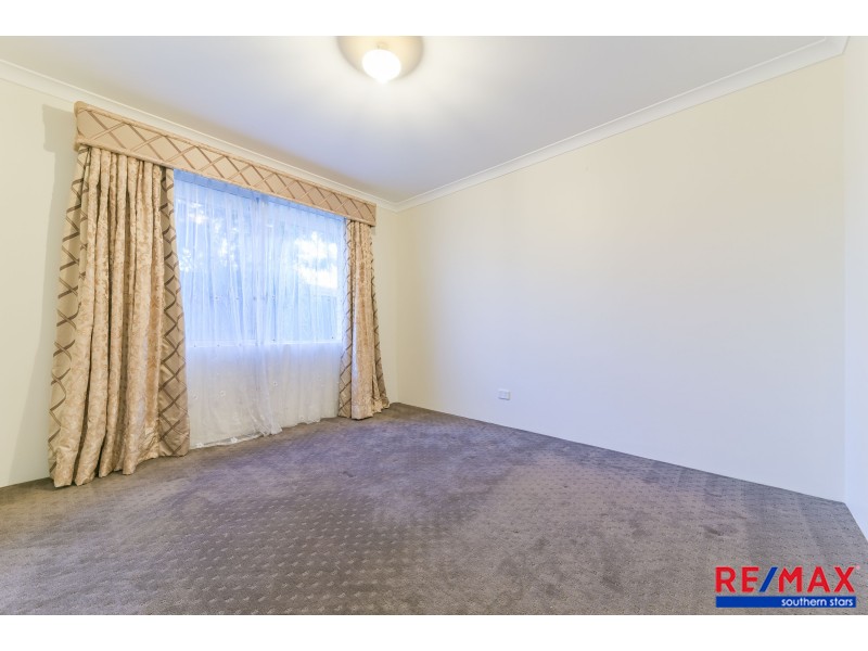 21 Caporn Turn, Queens Park WA 6107