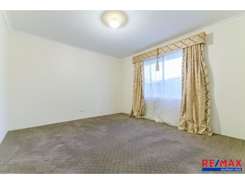 21 Caporn Turn, Queens Park WA 6107
