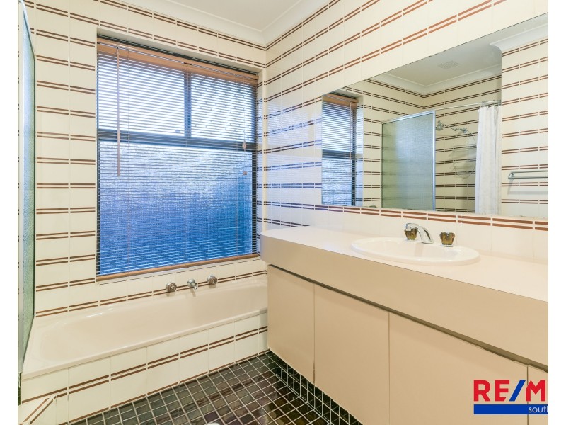 14 Blenny Close, Cannington WA 6107