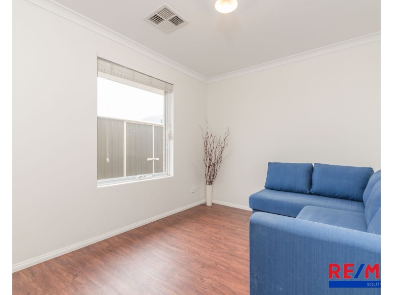 5 Bayberry Road, Wattle Grove WA 6107