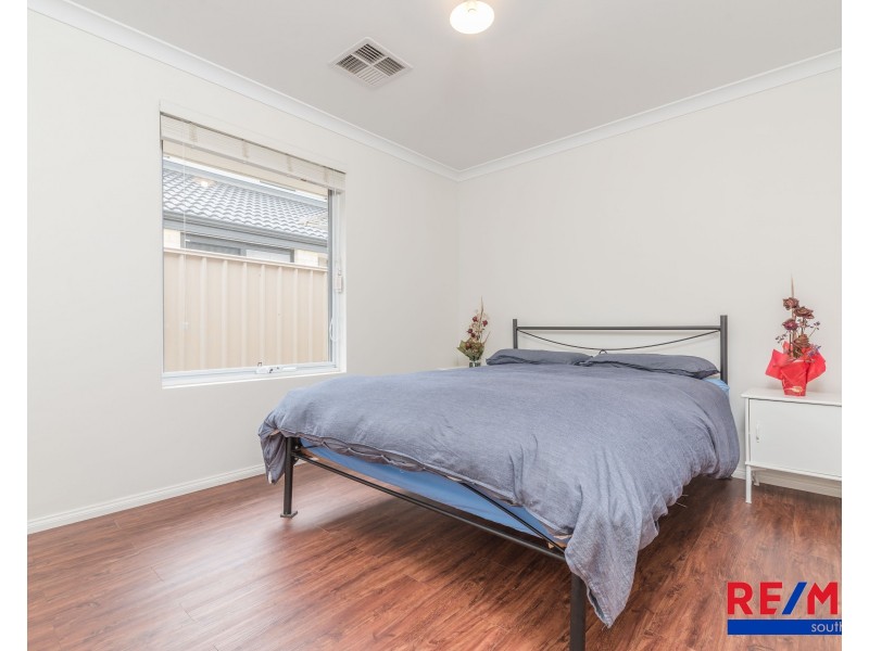 5 Bayberry Road, Wattle Grove WA 6107