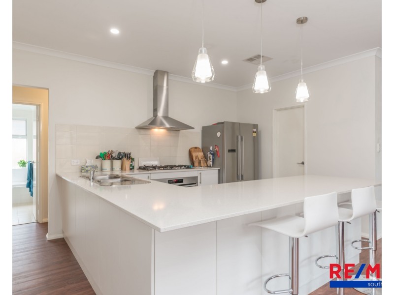 5 Bayberry Road, Wattle Grove WA 6107