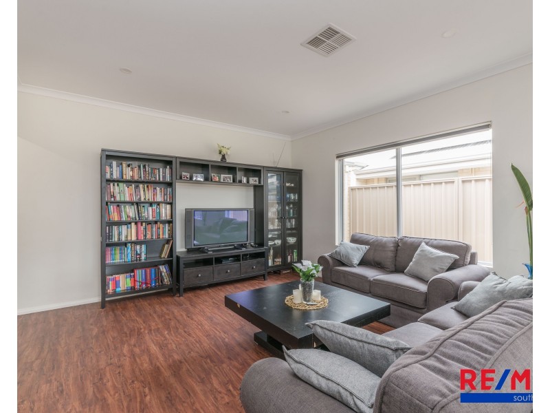 5 Bayberry Road, Wattle Grove WA 6107