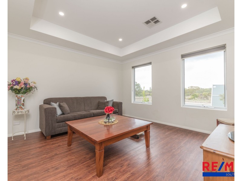 5 Bayberry Road, Wattle Grove WA 6107