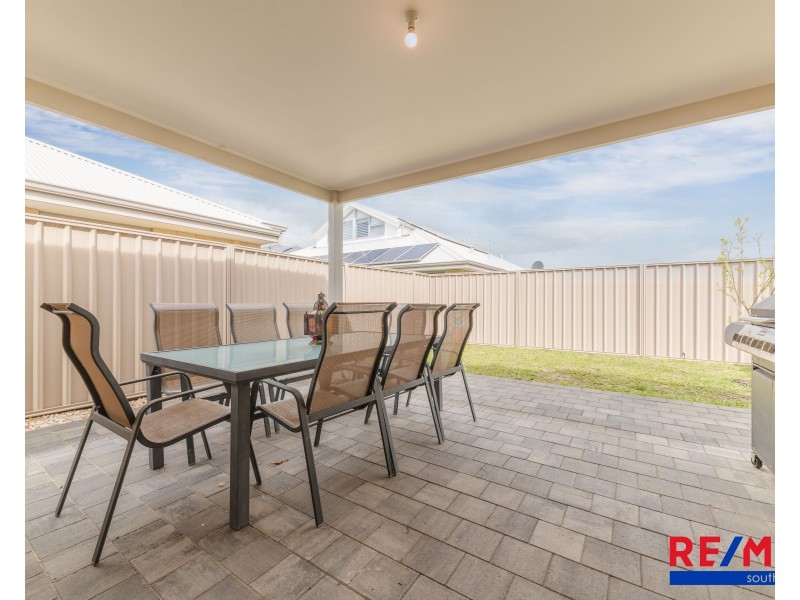5 Bayberry Road, Wattle Grove WA 6107