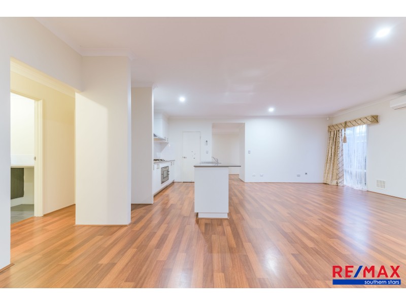 21 Caporn Turn, Queens Park WA 6107