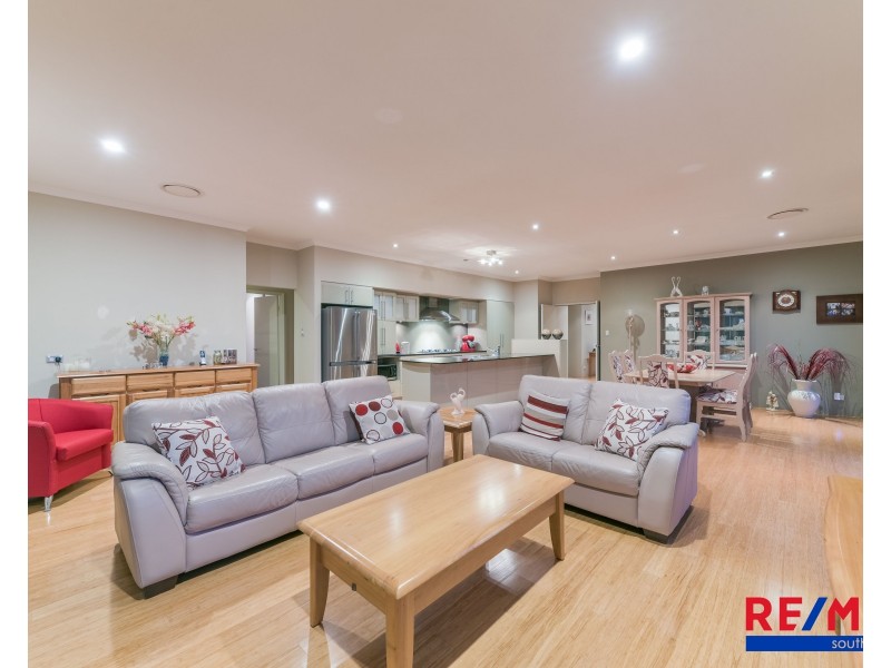 8 Silvershot Avenue, Harrisdale WA 6112