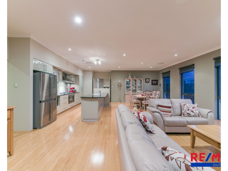 8 Silvershot Avenue, Harrisdale WA 6112