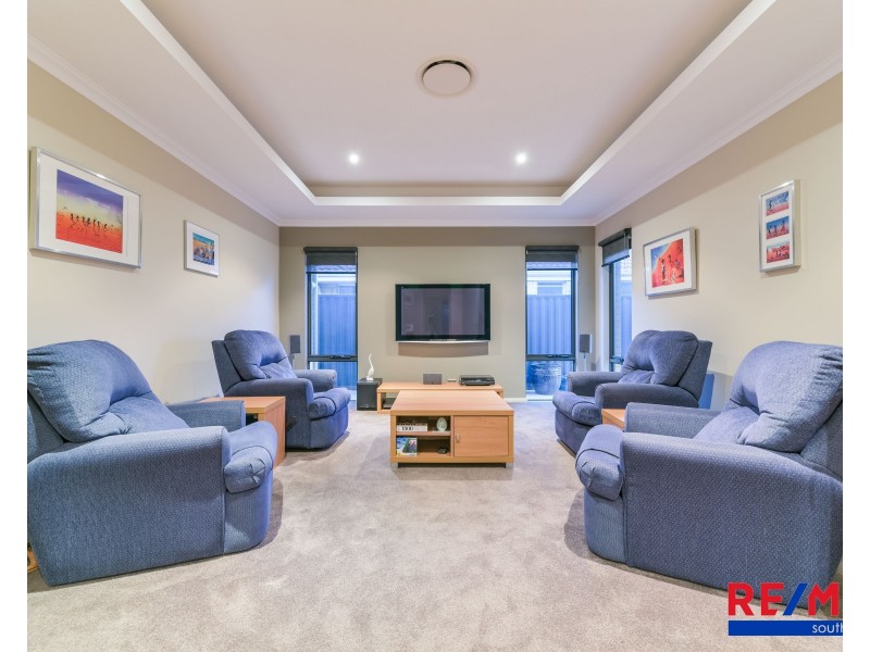 8 Silvershot Avenue, Harrisdale WA 6112