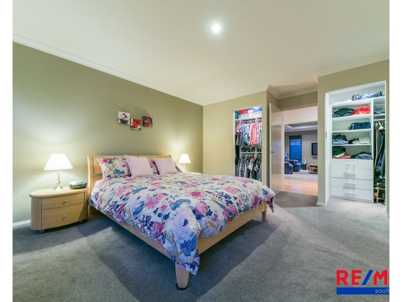 8 Silvershot Avenue, Harrisdale WA 6112