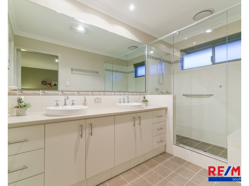 8 Silvershot Avenue, Harrisdale WA 6112