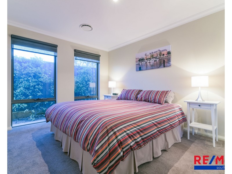 8 Silvershot Avenue, Harrisdale WA 6112